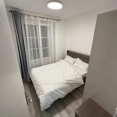 Studio Paris 12-2
